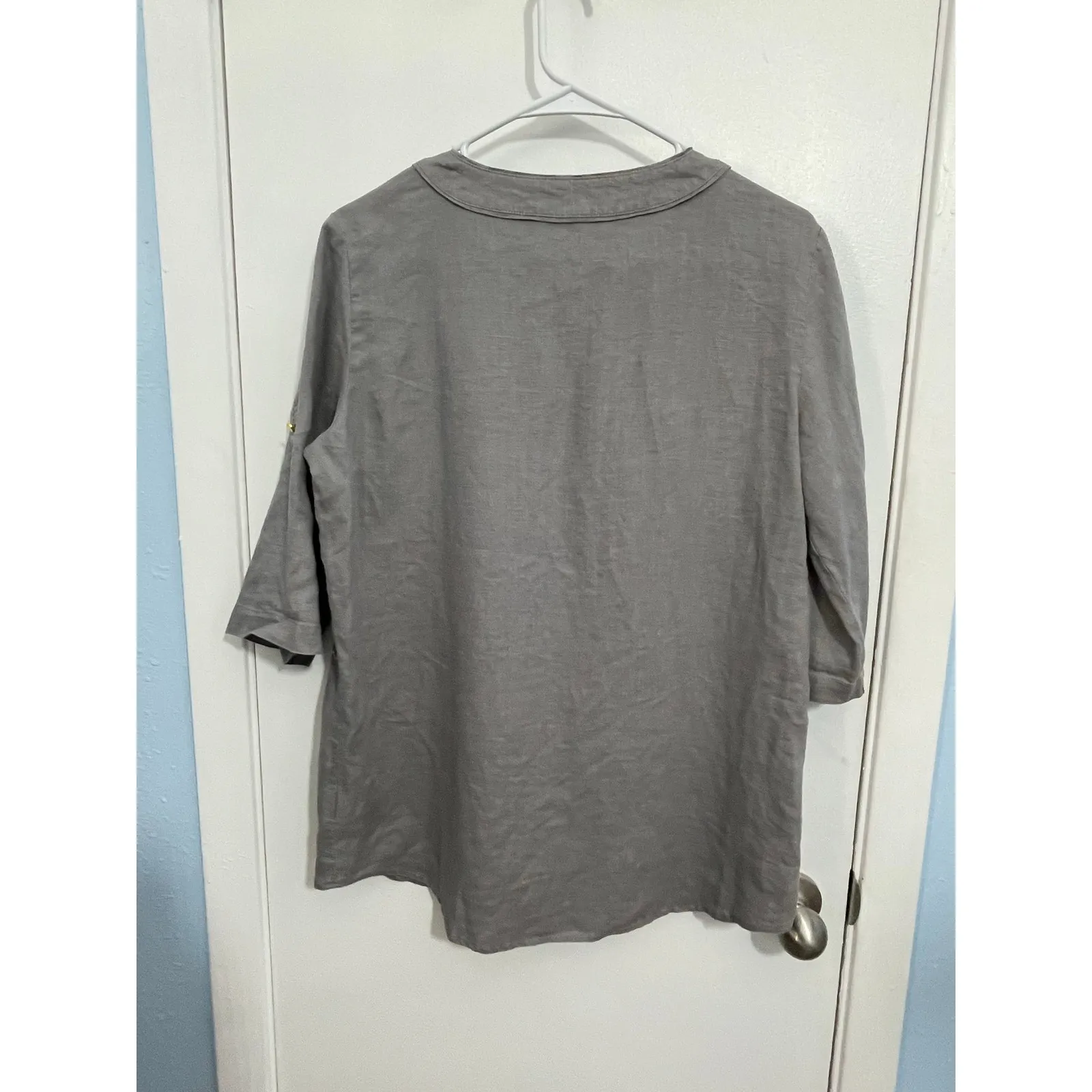 Ellen Tracy Linen Blouses Lot of 2 Small Gray White Lagenlook Minimalist Preppy - Image 4