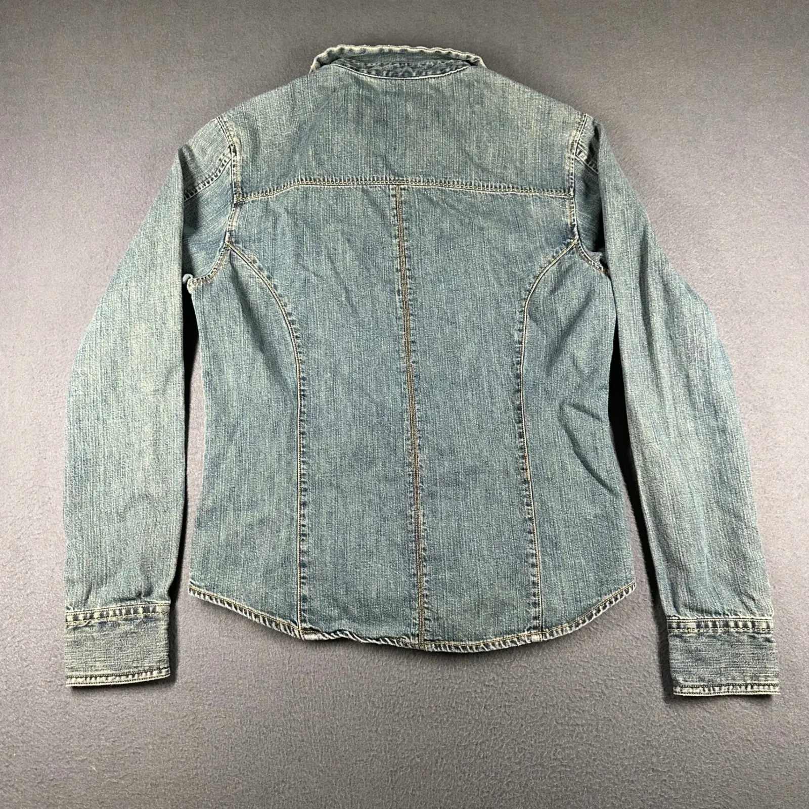 BKE Denim Pearl Snap Button Up Shirt Womens Medium Blue Wash Cotton Style L61423 - Image 10