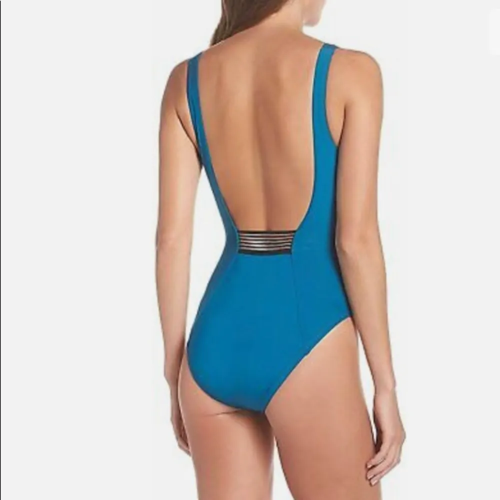 NWT Blue Nike Essential U-Back One Piece Swimsuit Size XS - Image 3