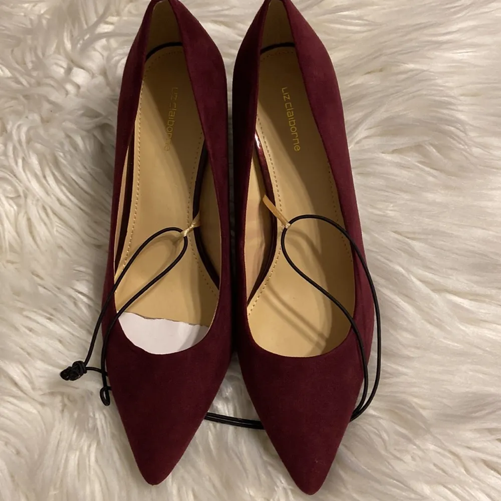 Liz Claiborne very unique women shoes suede and heel 2” size 8M - Image 11