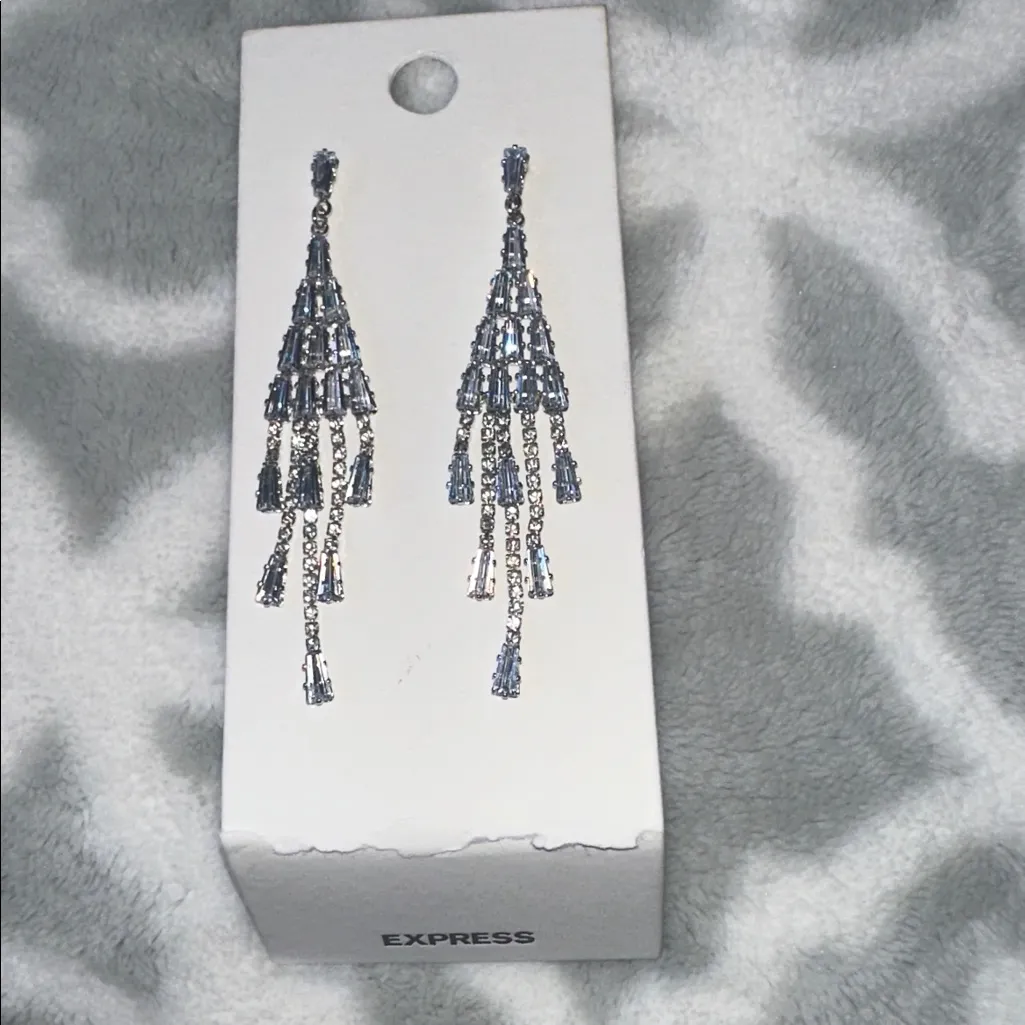 Express Shimmering Silver Tiered Earrings - Image 2