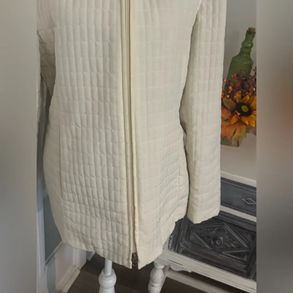Anne Klein Off White Quilted Jacket – Size Large - Image 3