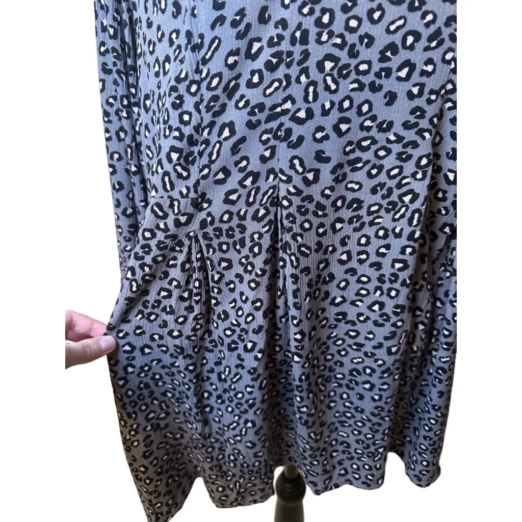 Torrid Size 5 Cheetah Print Blouse - Image 4