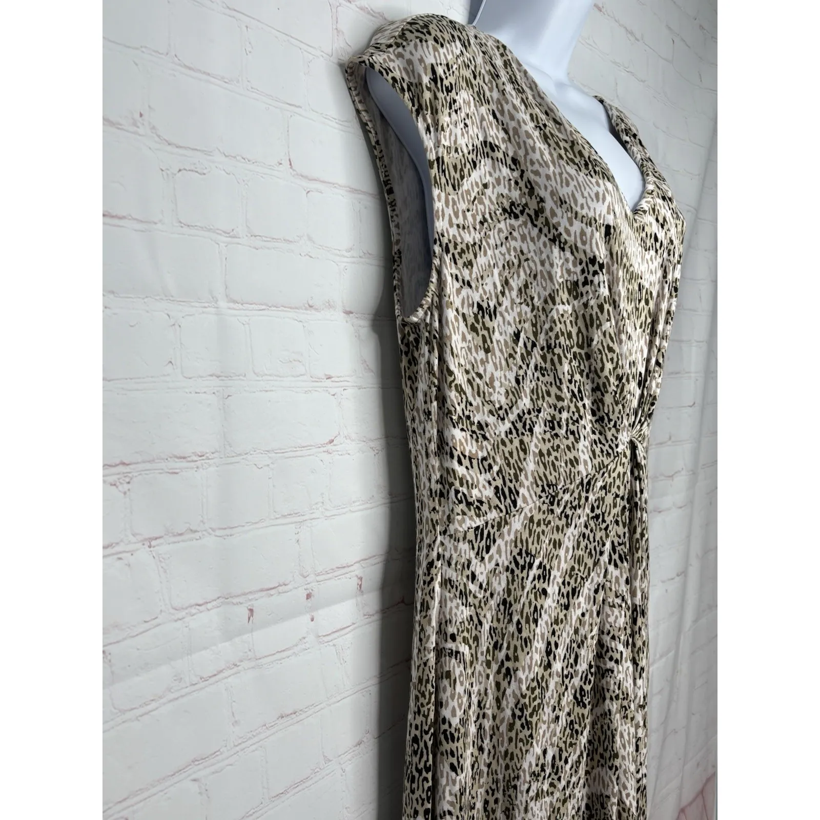 Dana Buchanan Women's Dress L Animal Print Twist Front V - Image 5