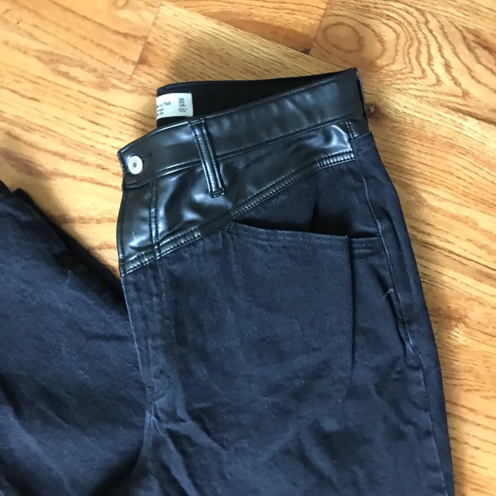 Abercrombie Relaxed Black Jeans with Faux Leather Detail - Image 3
