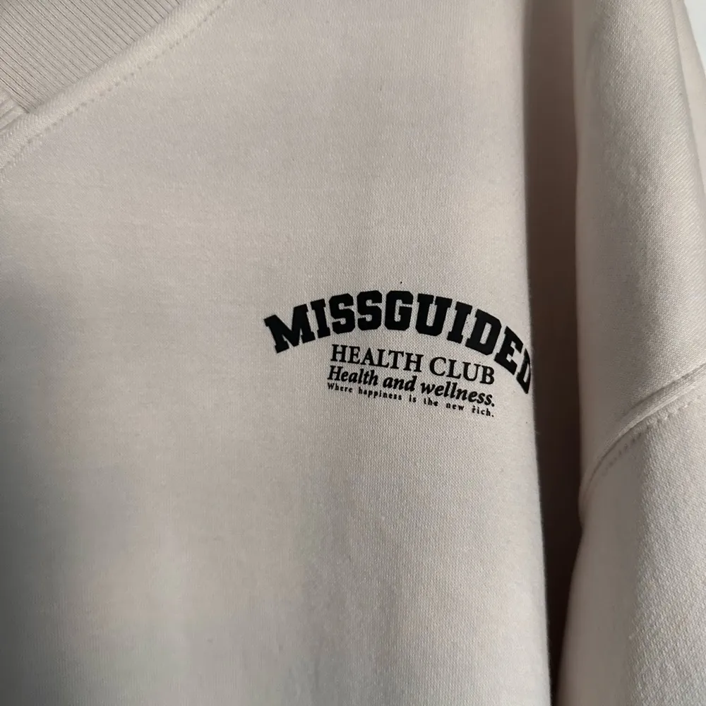 Misguided V-Neck Sweatshirt - Image 2