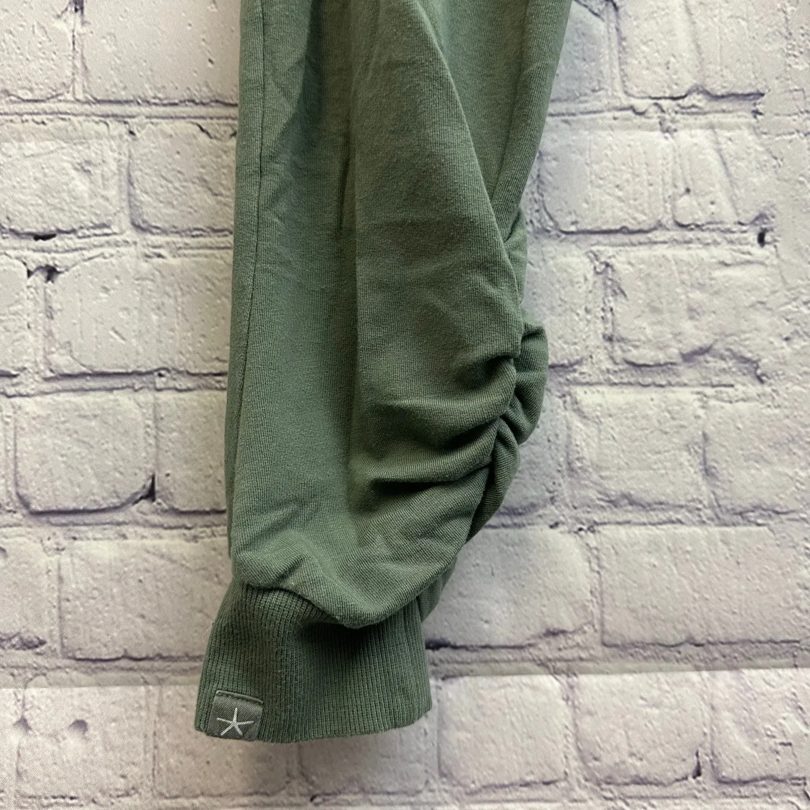 Barefoot Dreams Malibu Collection Sage Green Joggers XS #BDWMC1502 - Image 4
