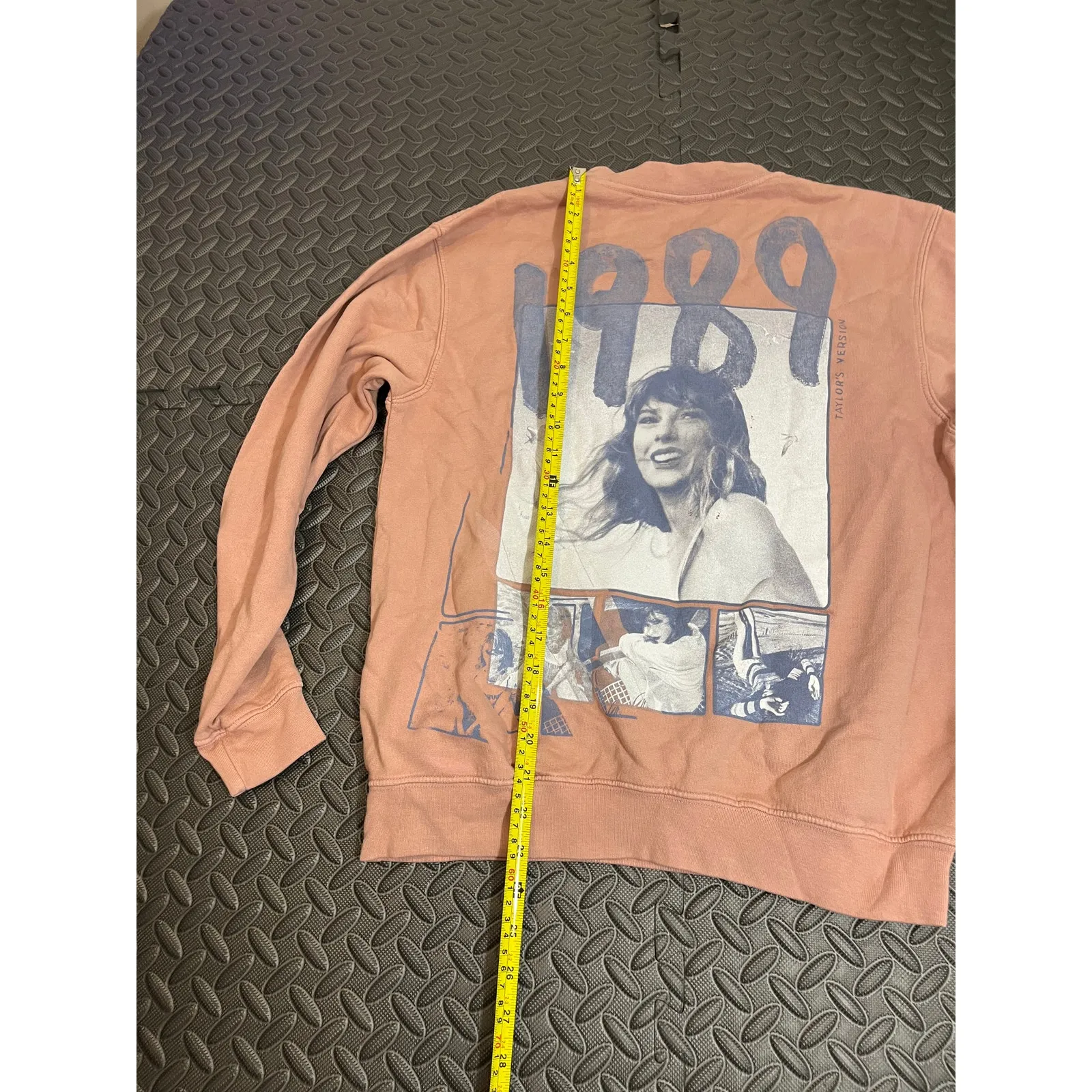 Taylor Swift 1989 (Taylor’s Version) Pink Crewneck size xs‎ Womens - Image 6