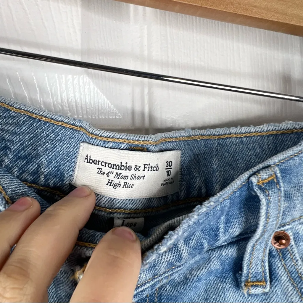 Sz 30/10 Abercrombie & Fitch The 4” Mom Short High Rise Preloved $60 MSRP - Image 5