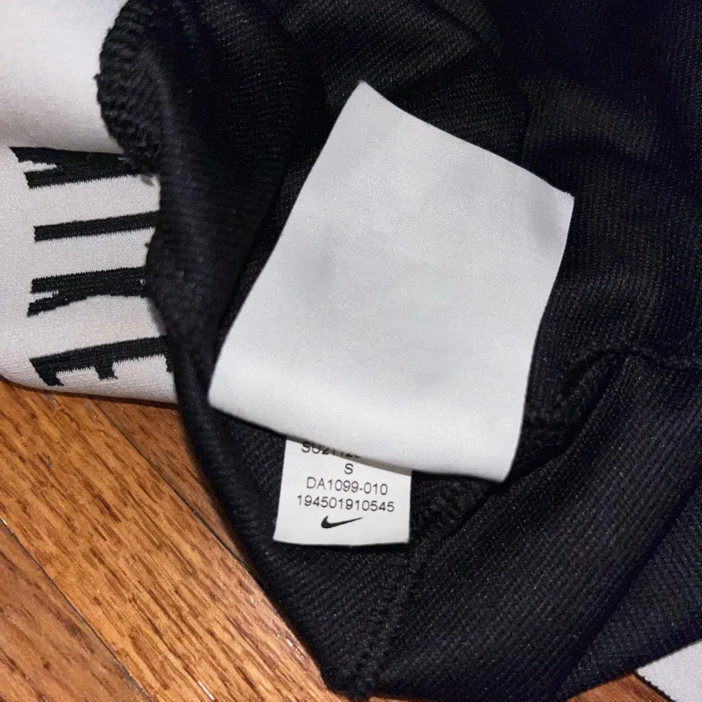 Nike Black Performance Shorts women’s sz XSmall See Description - Image 6