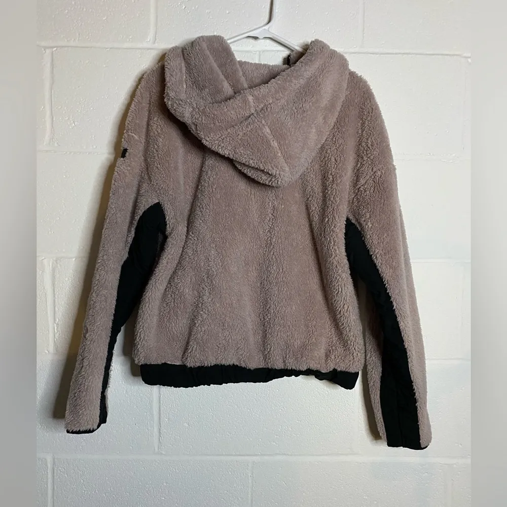 Calvin Klein Performance pink blush Beige plush Jacket small - Image 2