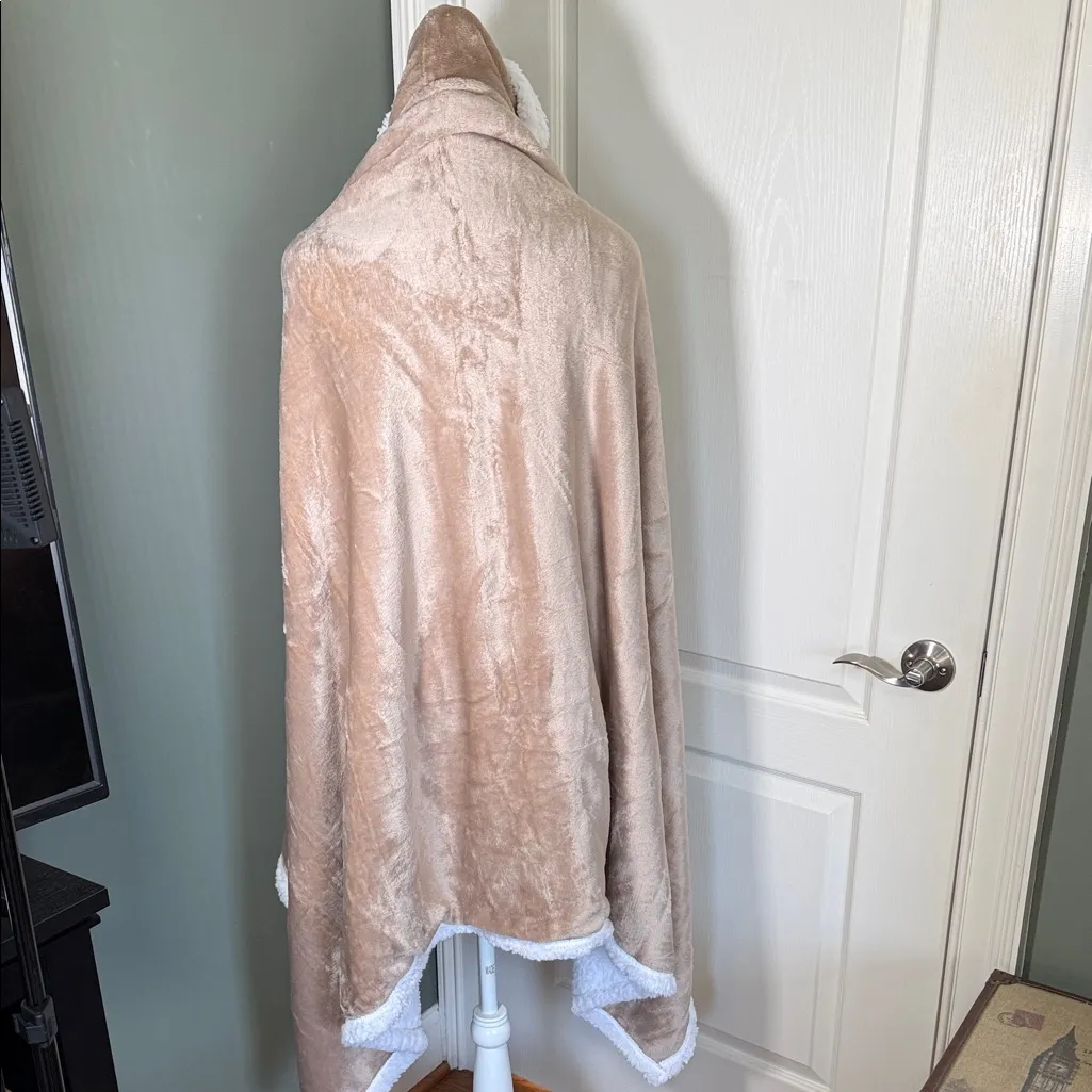 Socialite Hooded Sherpa Wrap Blanket Cape Tan Plush Faux Fur Lined Cozy Throw - Image 6
