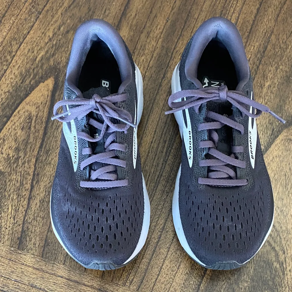 Brooks Ghost 16 Women Running Shoes Size 8 — Model 1204071B090, Black/Grey/White - Image 2