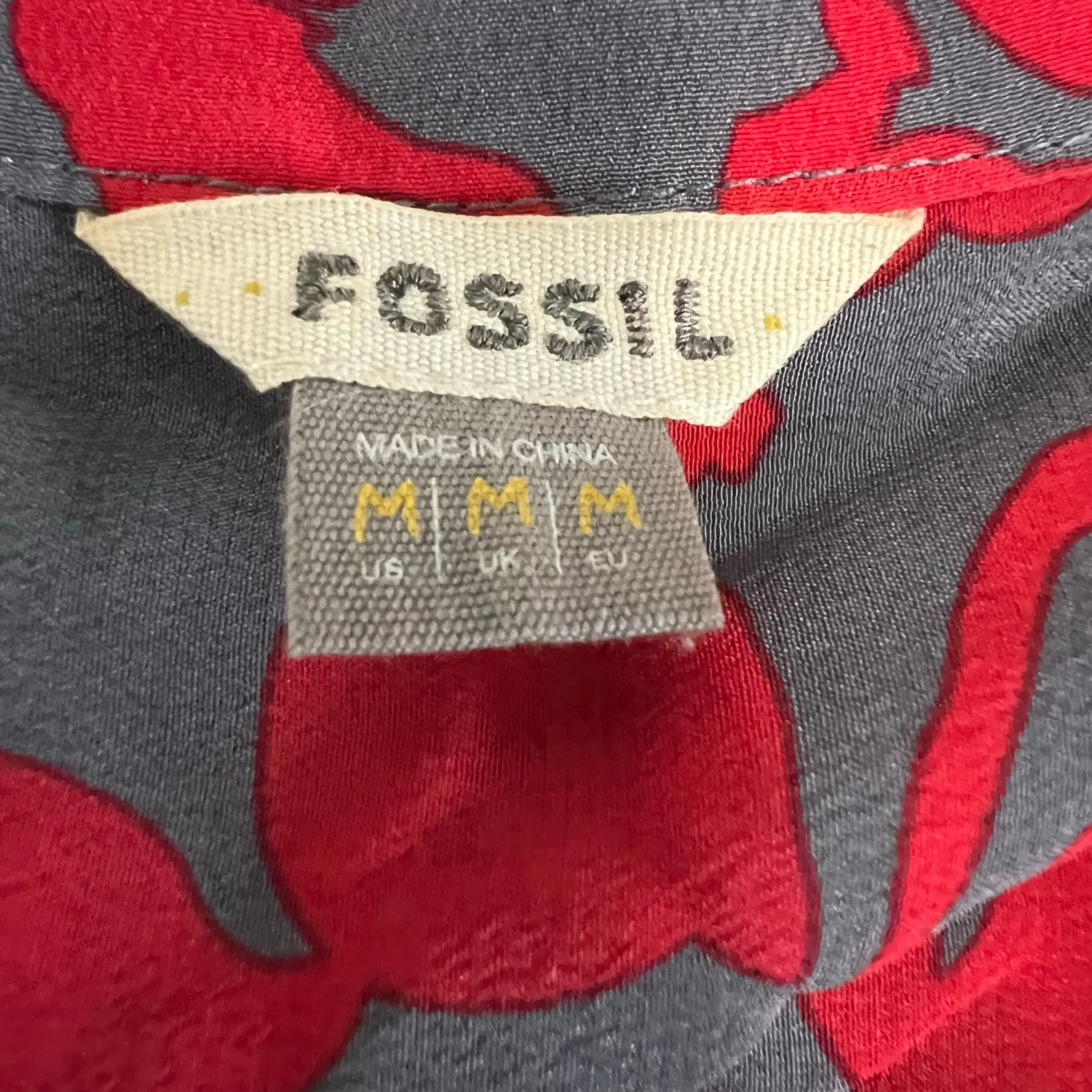 Fossil Red Gray 3/4 Sleeve V Neck Silk‎ Blouse Size Medium - Image 7