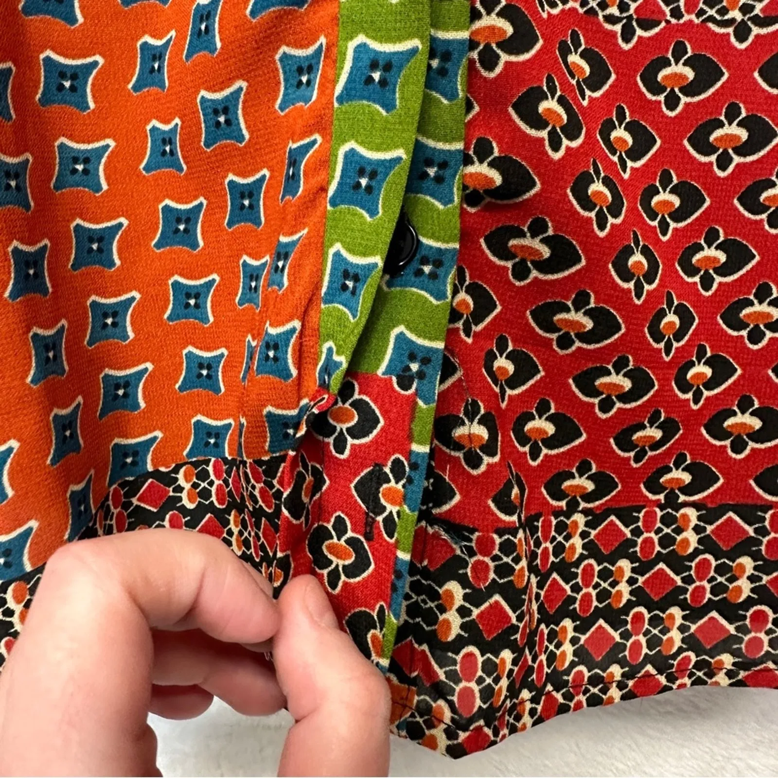 Walter Baker Multicolor Geometric Print Long Tie Sleeves Button Top Size XS - Image 7