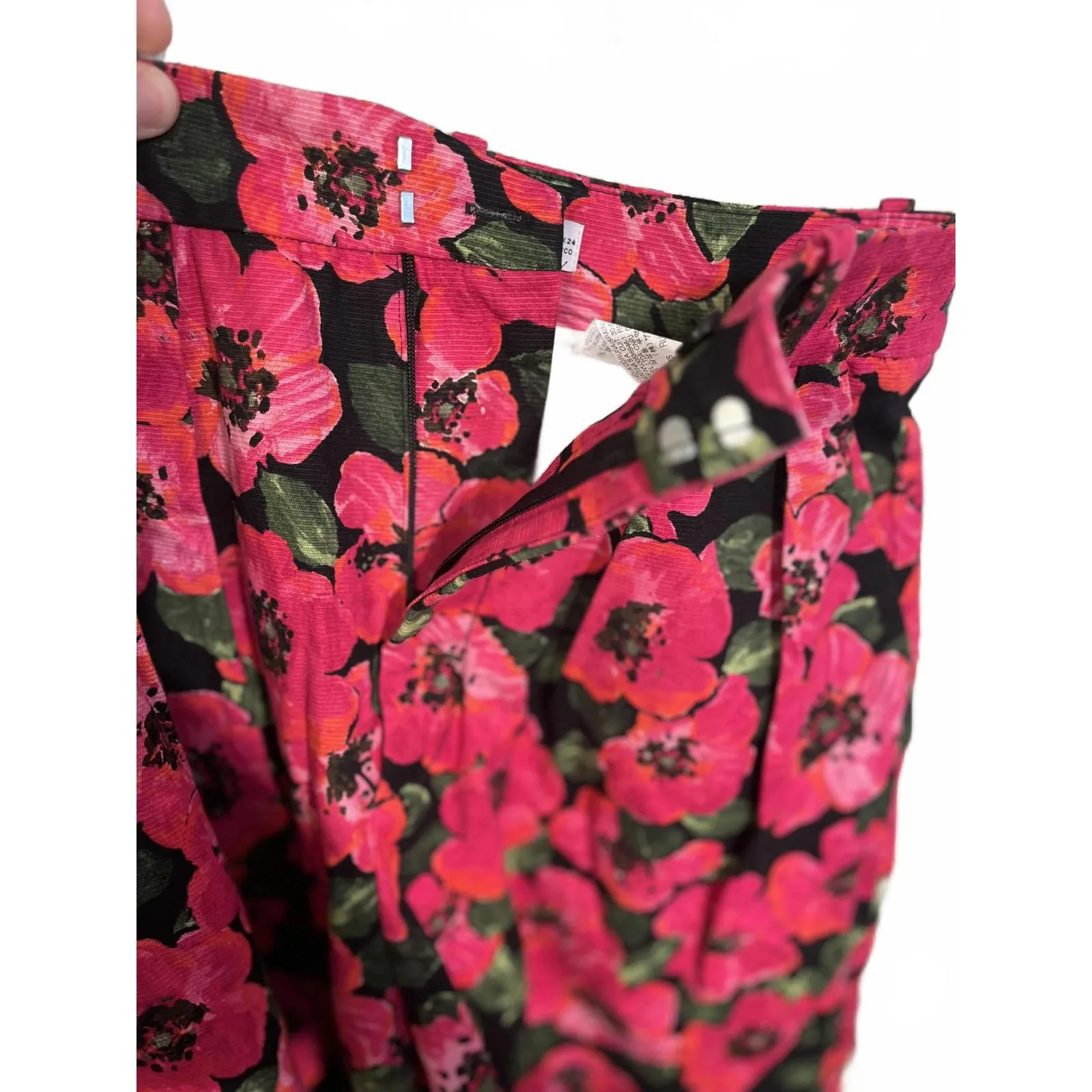 ZARA Women's Pink Floral High Waisted Bermuda Shorts XS - Image 6