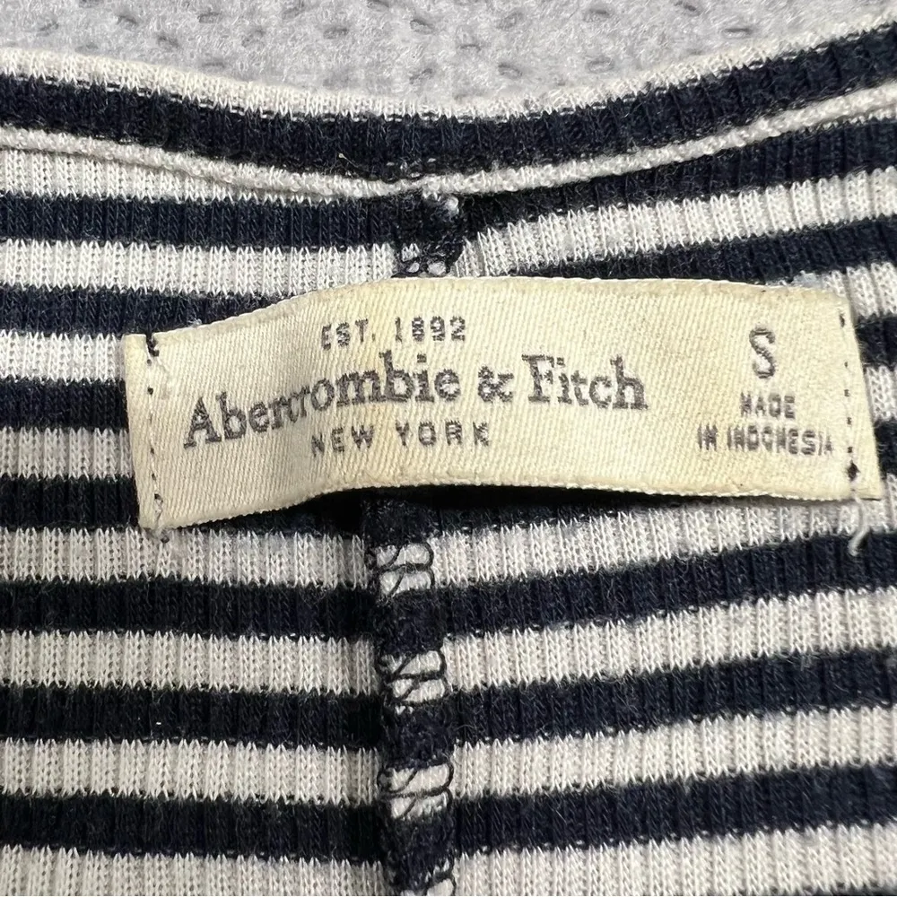 Abercrombie & Fitch Black & White Striped Racerback Tank Top Size Small EUC - Image 3