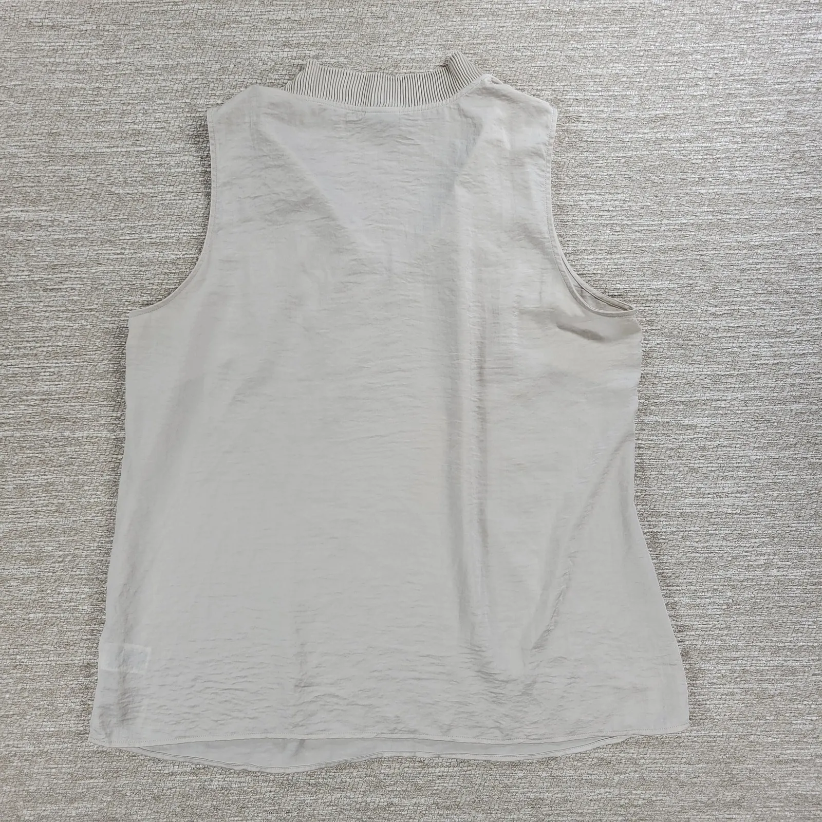 CAbi Snapshot Satin‎ Top Womens Large Ivory Pleated Collar V-Neck Tank Shirt - Image 11