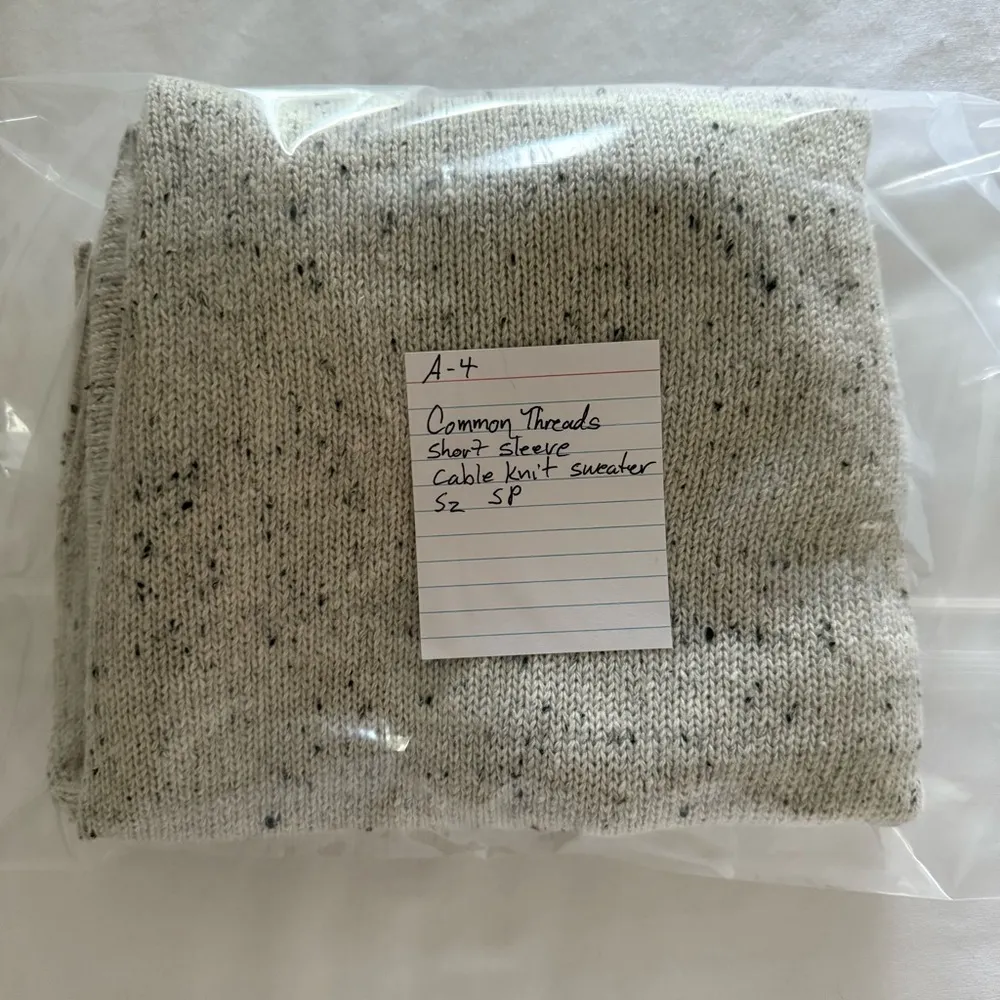 Common Threads Women's Short Sleeve Knit Sweater Top Speckled Ivory Size PS NWT - Image 9