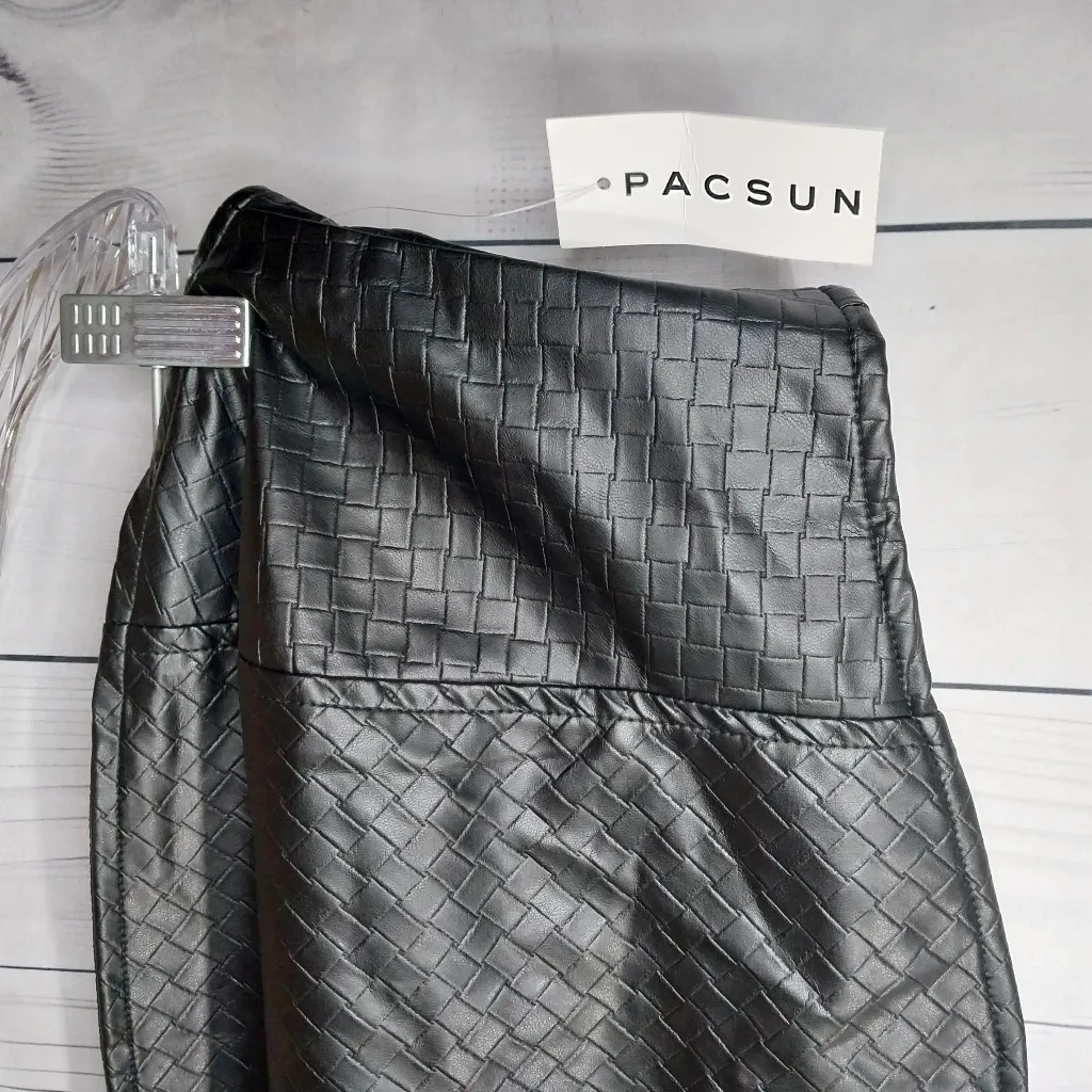 Pacsun L.A. Hearts Strapless Cropped Top NWT - Image 3