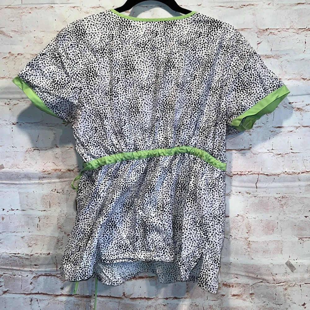 Koi Kathy Peterson Scrub Top Womens Large Black White Green Short Sleeve Uniform - Image 6