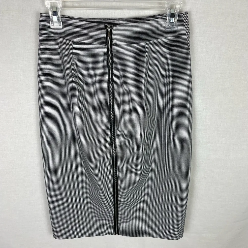 Zara Basic Business Casual Patterned Pencil Skirt - Image 2