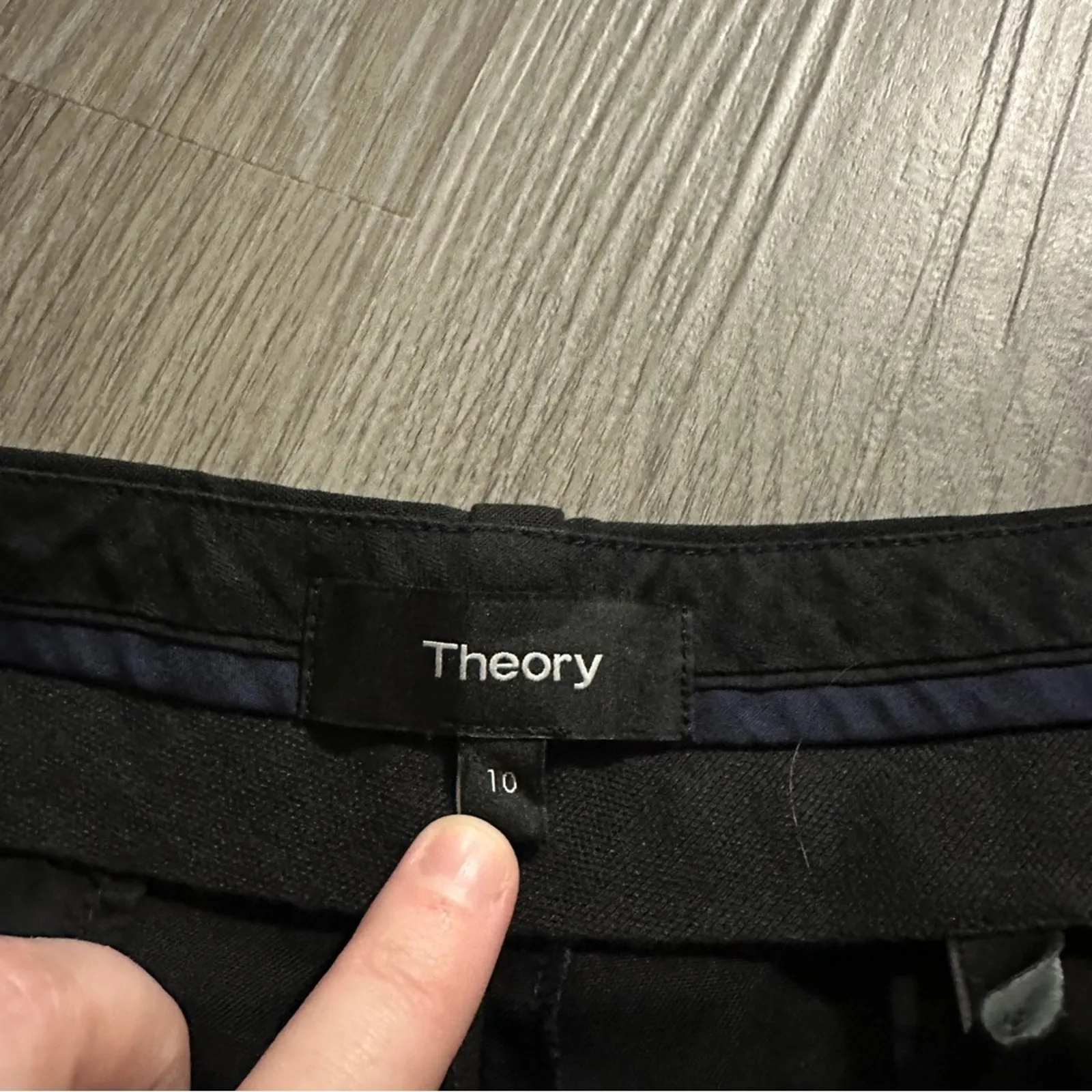 Theory Pants Women's‎ Size 10 Black Wool Blend Cropped High Rise Straight Leg - Image 6