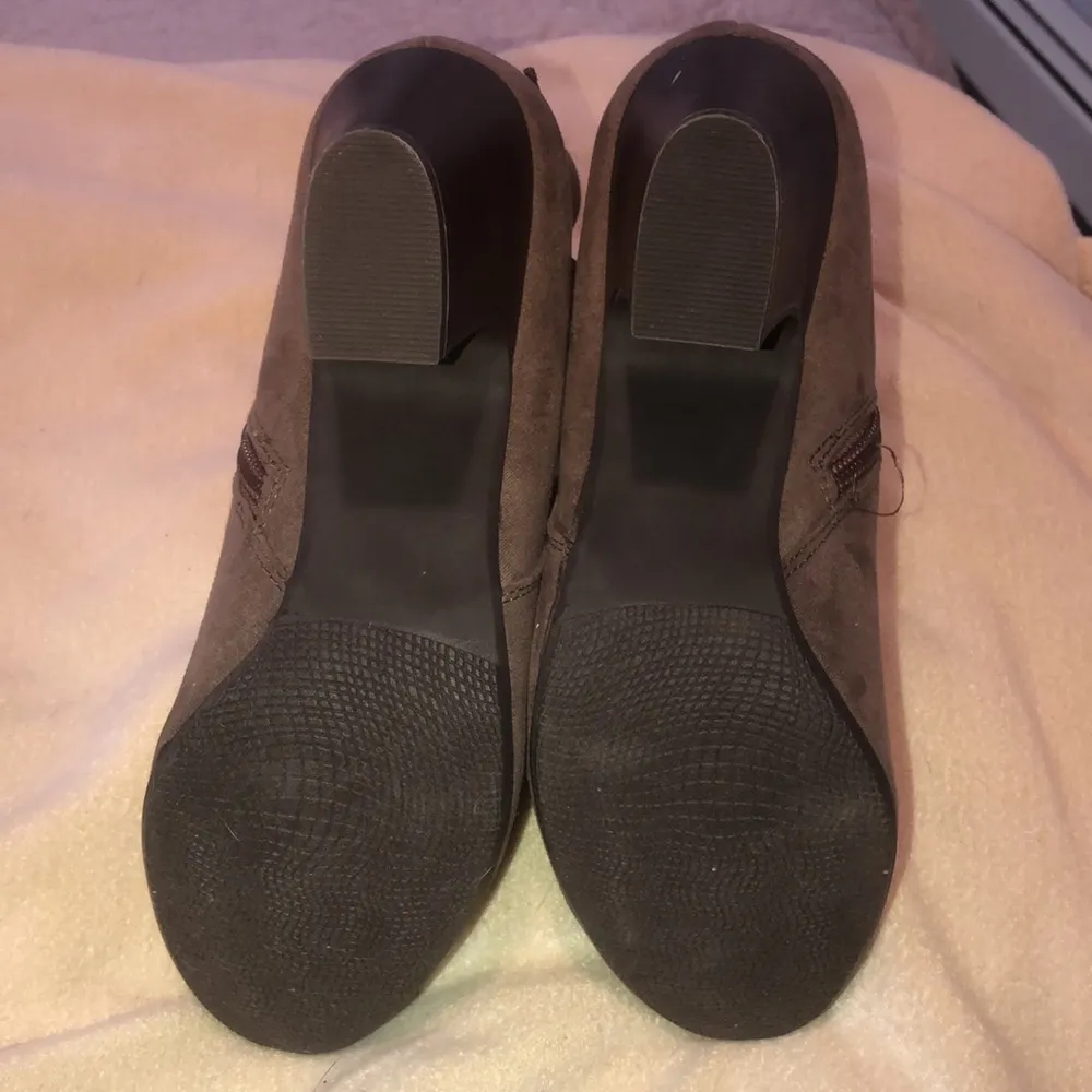 Solanz Size 6M Carlita Booties Boot Heels Gray - Image 3