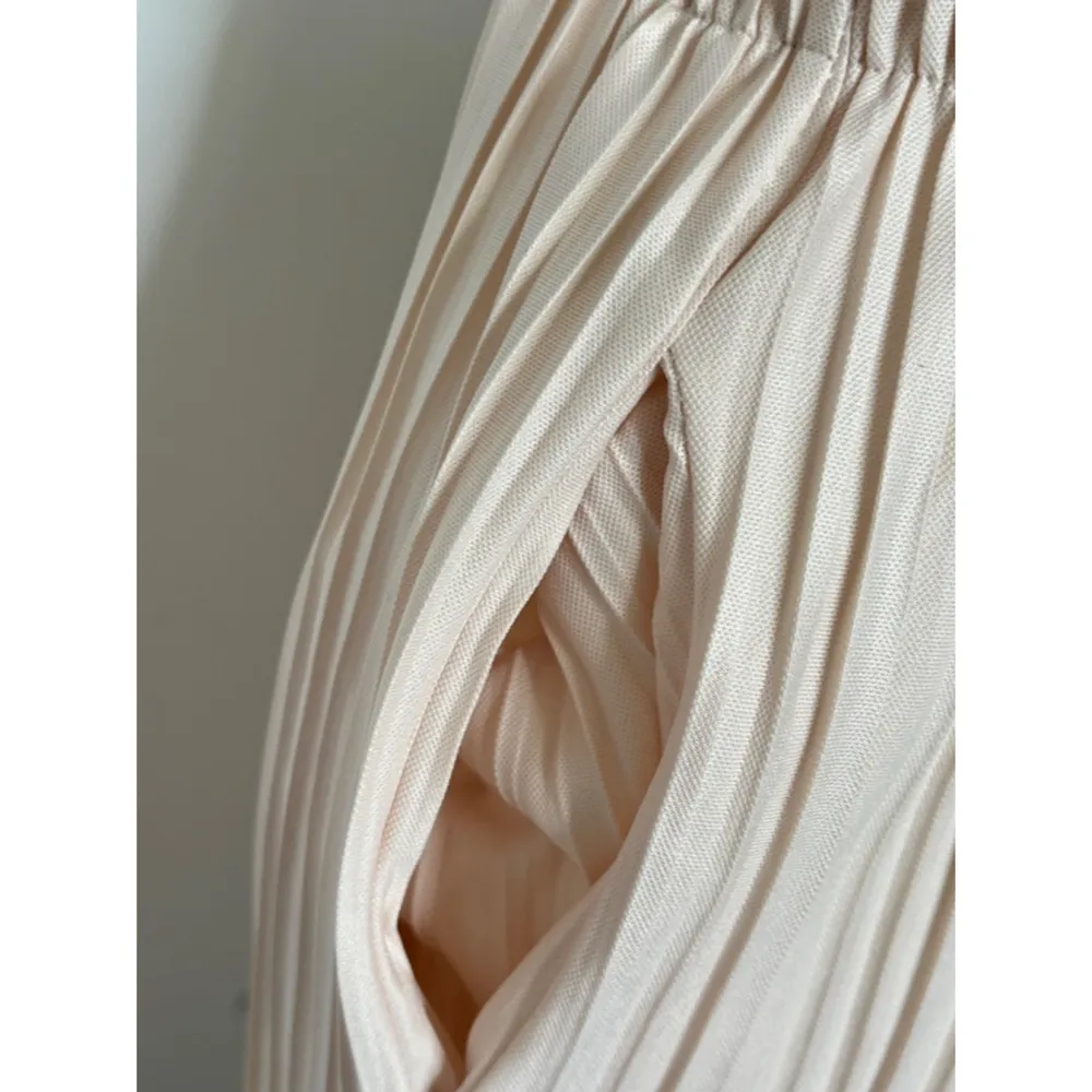 Oak + Fort Shorts Sm Beige Coastal Grandma Chic‎ Old Money Nouveau Riche Preppy Tan - Image 2