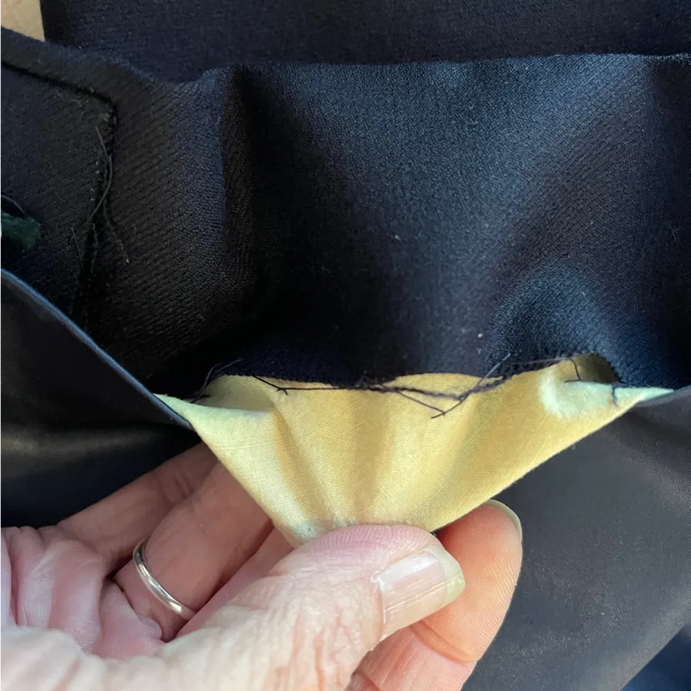 Vintage black wool satin lined 3/4 sleeve 1950s open front custom made coat. M. Size M - Image 9