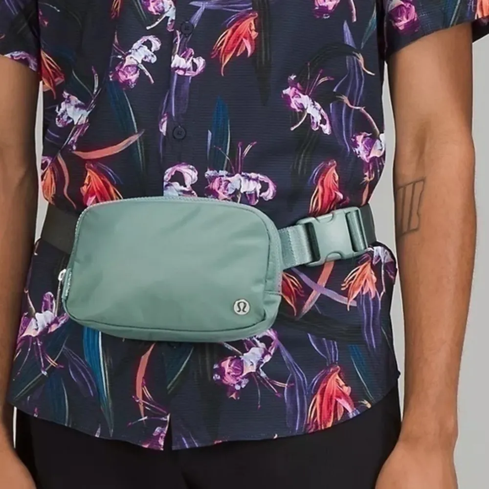 Lululemon EVERYWHERE BELT BAG tidewater teal. - Image 5