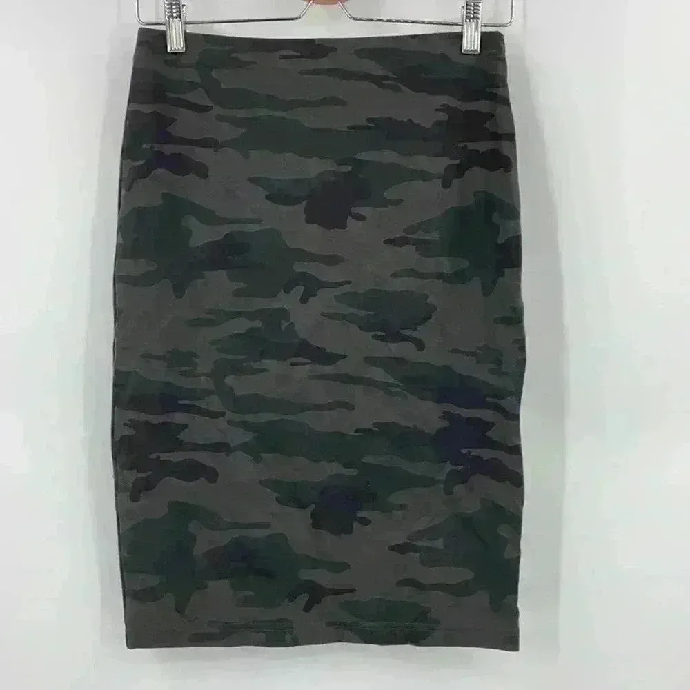 Sanctuary Camo Print Stretch Midi Ponte Pencil‎ Women's Skirt Size Small - Image 3