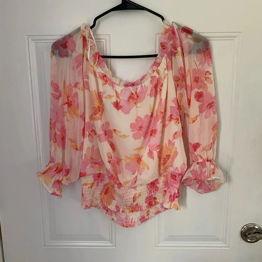 Off The Shoulder Floral Flowy Top - Image 4