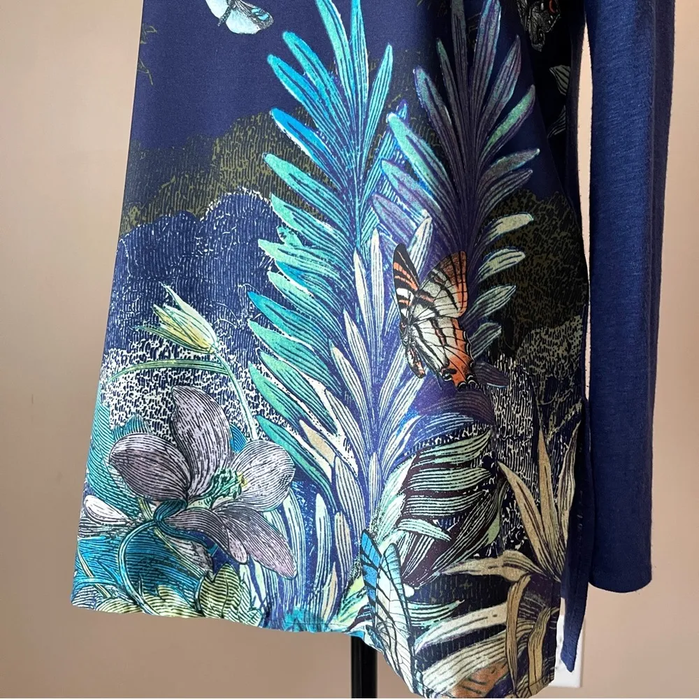 AKEMI + KIN | Blue Mixed Media Graphic Printed Blouse Sz XS - Image 3