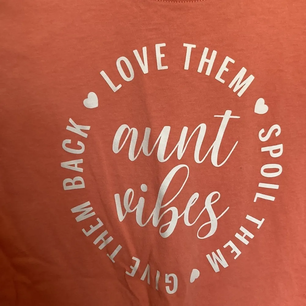 Positive tees “ aunt vibes” coral saying screen print t shirt sz M EUC Pink Size M - Image 2