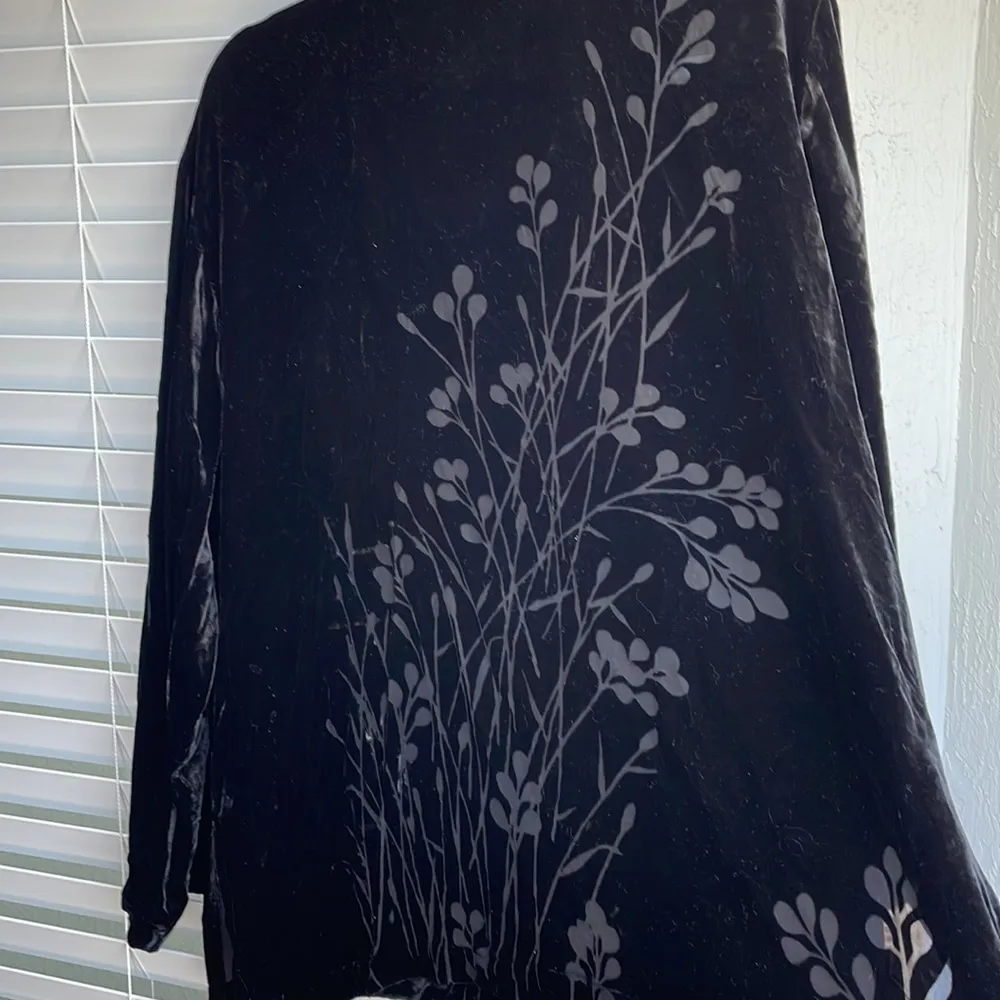 David dart velvet top with cut outs in back Black Size L - Image 4