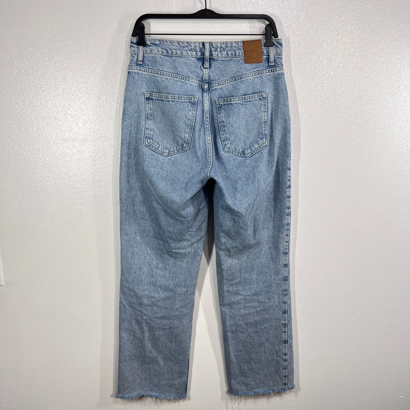 Zara Women's Denim Jeans US 8 Light Wash High Rise Straight Leg Raw Hem Everyday - Image 3