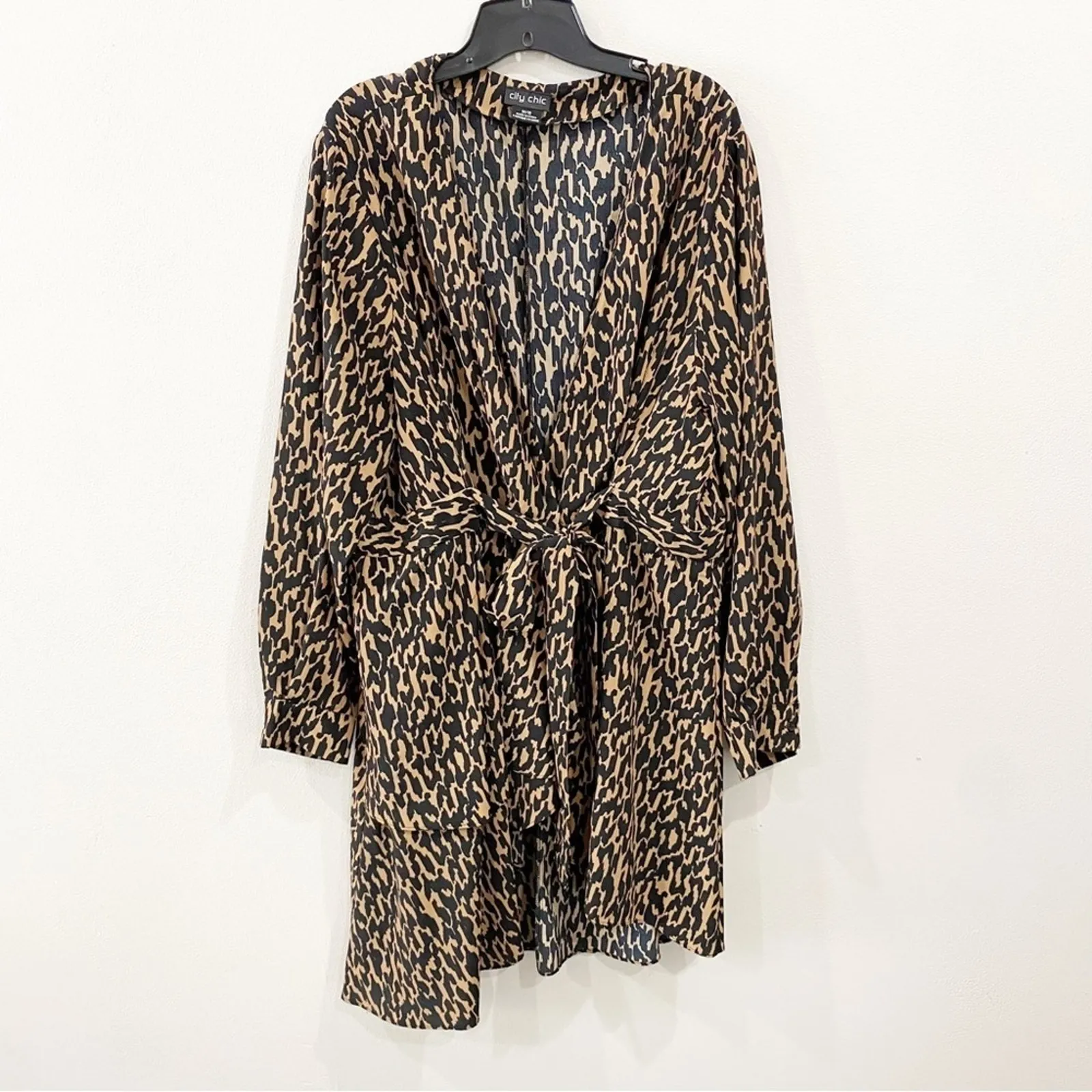 City Chic Jemma Top Plus 18 Geo Animal Print Wrap V Neck Long Sleeve Asym Hem - Image 5