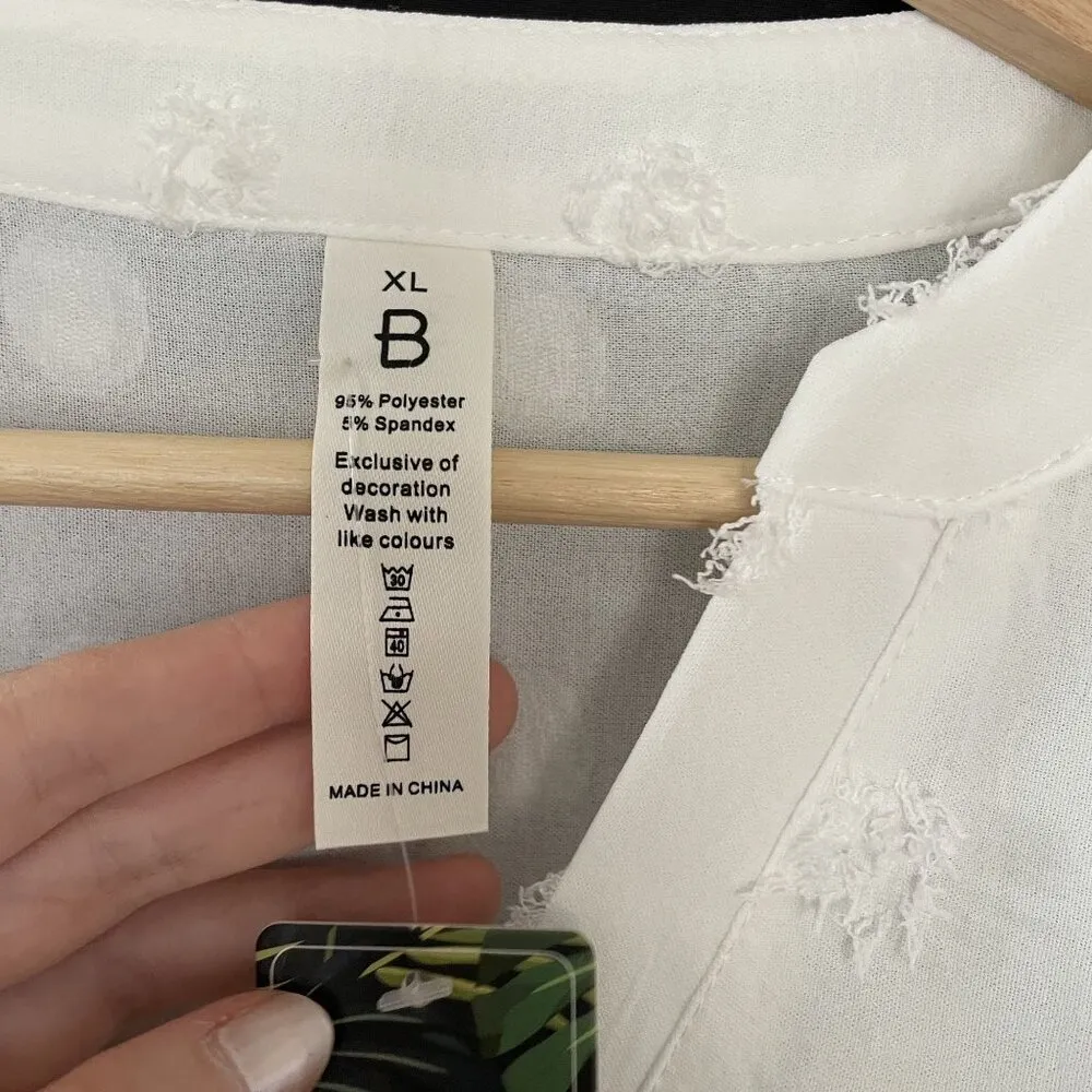 NWT Blooming Jelly women's size XL shirred long sleeved blouse business casual - Image 3