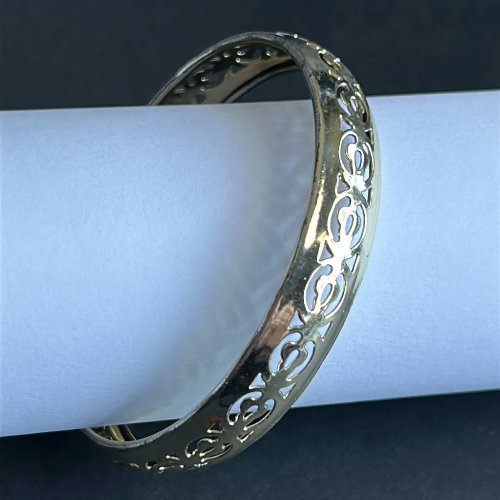 Women’s vintage light gold‎ tone patterned bangle bracelet one size Silver - Image 2