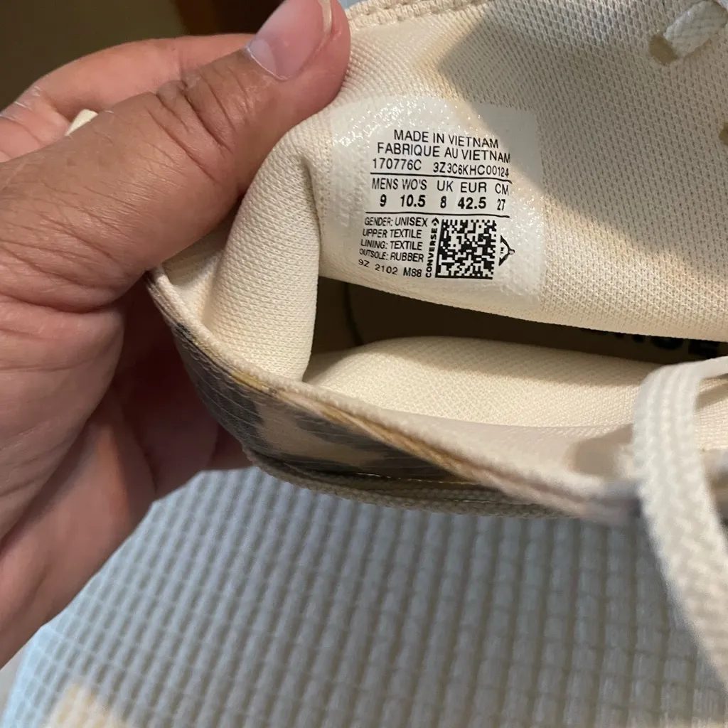 Converse Women's White and Tan Winter Boots - Image 6