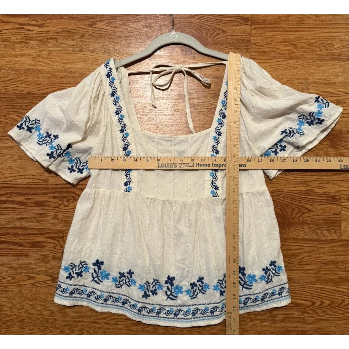 Old Navy Woman Blouse Sz M Ivory Short Sleeve Blue Embroidered Boho Top Peasant - Image 7