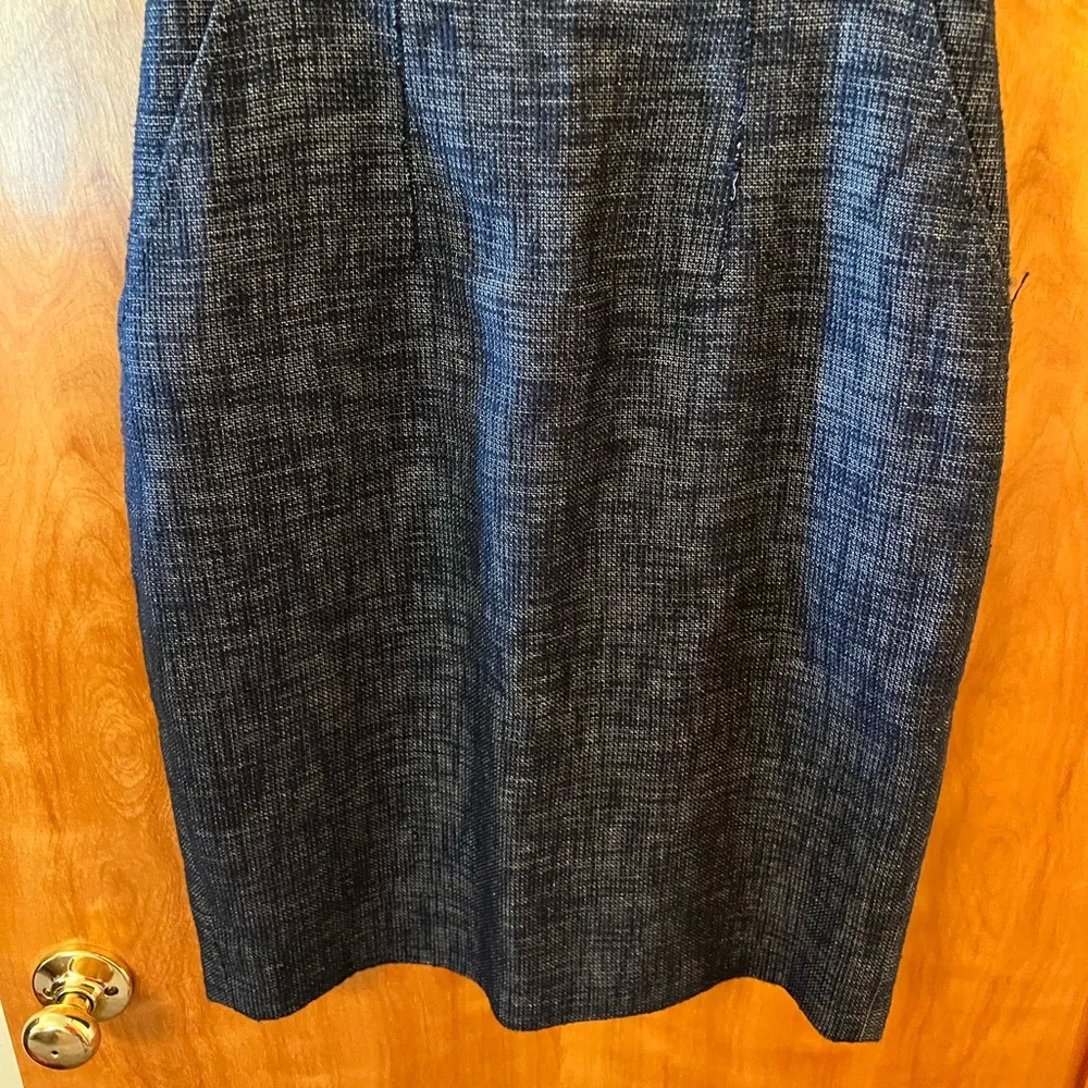 Elie Tahari Women’s Sheath Tweed Dress Sleeveless Zipper Navy Blue Size 6 - Image 3