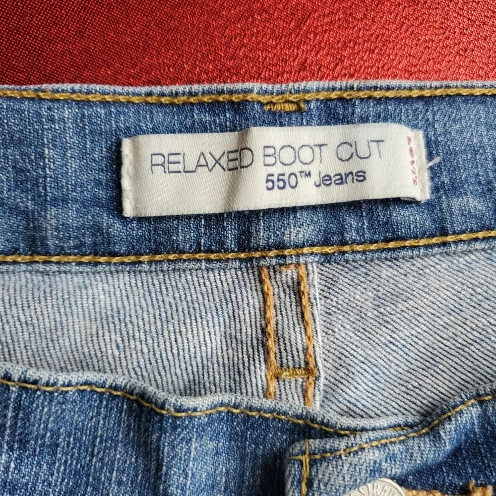 𝅺 Relaxed Boot cut 550 light wash size 14 medium jeans - Image 3