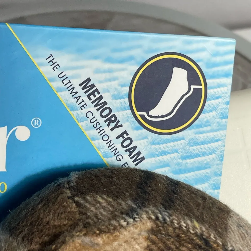 Isotoner Women’s Memory Foam Plaid Moccasin Slippers Faux Fur Taupe XL 9.5–10.5 - Image 8