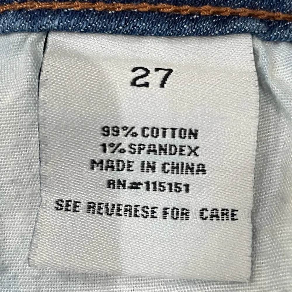 Romeo & Juliet Couture distressed, frayed, distressed jean shorts w/ stu… - Image 14