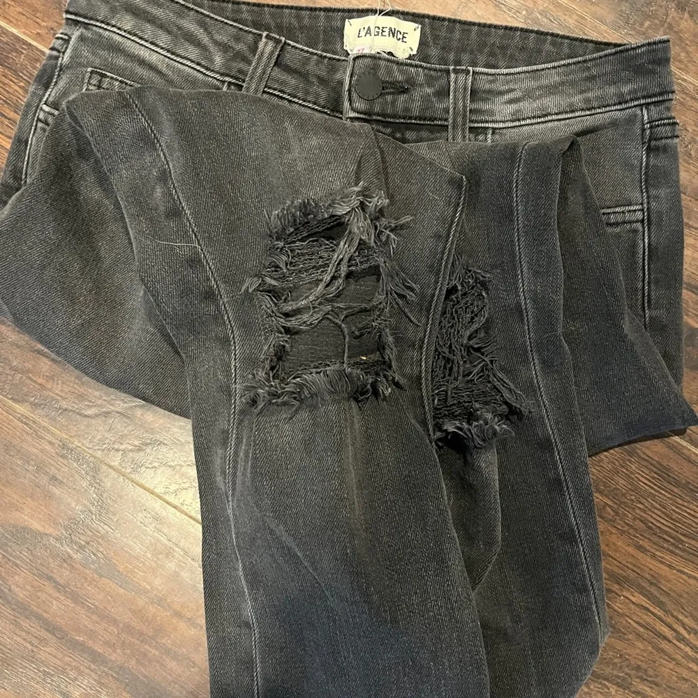 L’Agence Grey Audrina Destructed-Knee Crop Straight-Leg Jeans 27 - Image 6