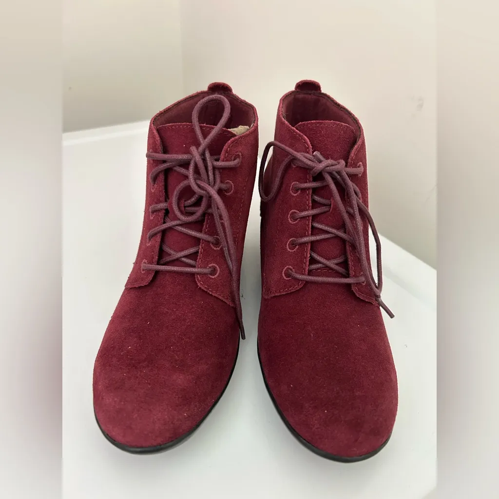 Clarks Suede Booties Burgundy Purple Size 6 - Image 2