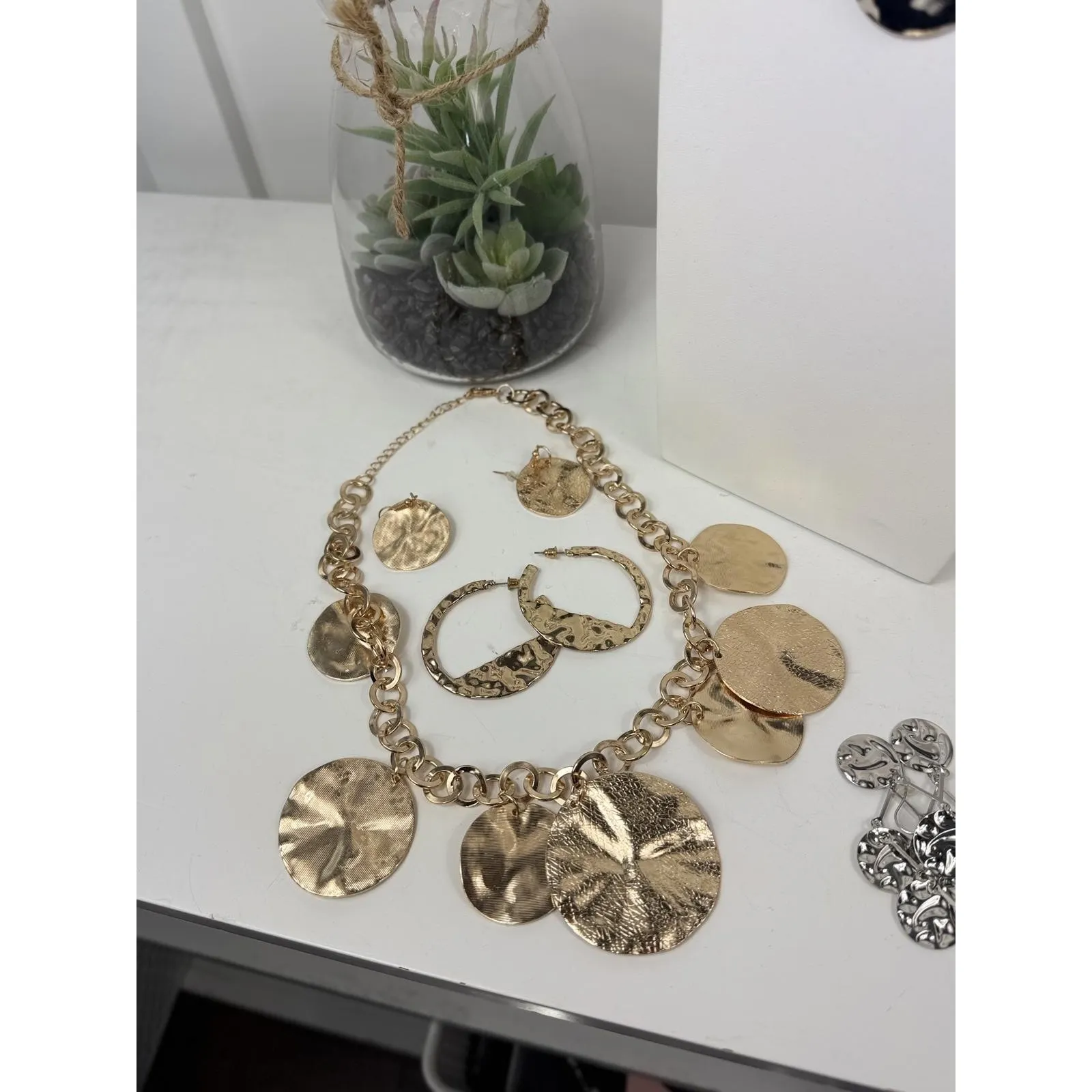 Beautiful Two Sets Jewelry Lot Silver - Image 3