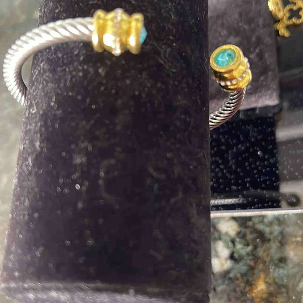 Twisted Cable bracelet with Swarovski Crystals - Image 2